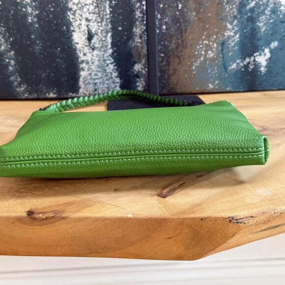 Dana Buchman Pebbled vegan leather brand-new wristlet in Kelly Green Hue - Picture 3 of 7